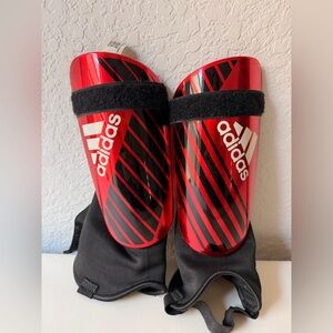 Kids Adidas Black & Red Soccer Shin Guards| VGUC (Missing 1 Velcro Strap)